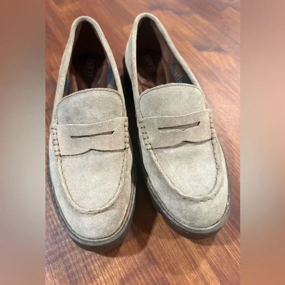 Born Women’s Light Brown Suede Loafers - Picture 5 of 6